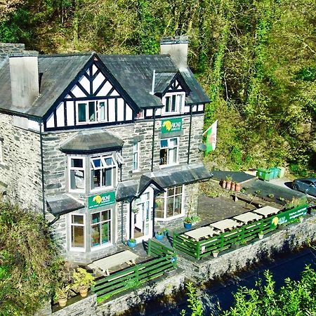 Hostel The Vagabond Bunkhouse Betws-y-Coed Exterior foto