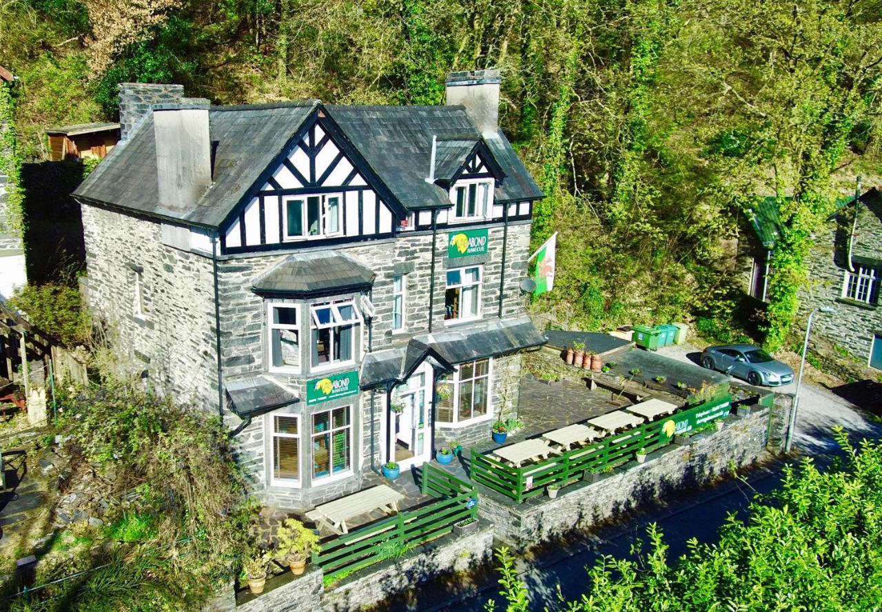 Hostel The Vagabond Bunkhouse Betws-y-Coed Exterior foto